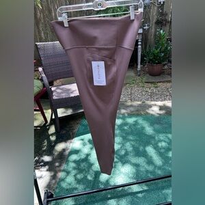 ATHLETA Salutation Stash High Rise 7/8 Legging